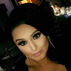 Meet your Posher, Yasmin